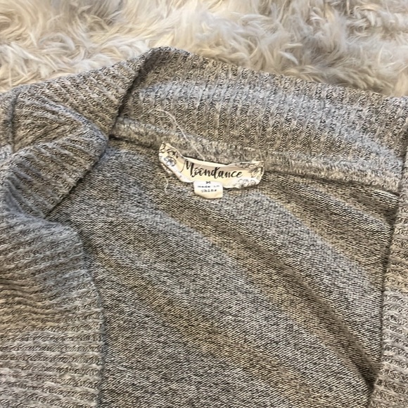 Juniors Cardigan - Picture 2 of 4